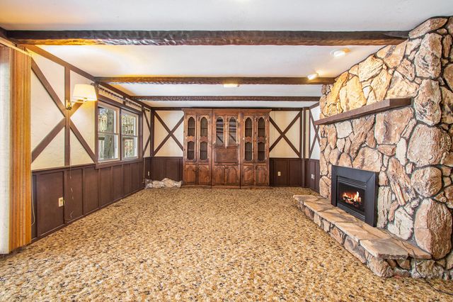 2091 Hidden Valley Drive, Crown Point, IN 46307