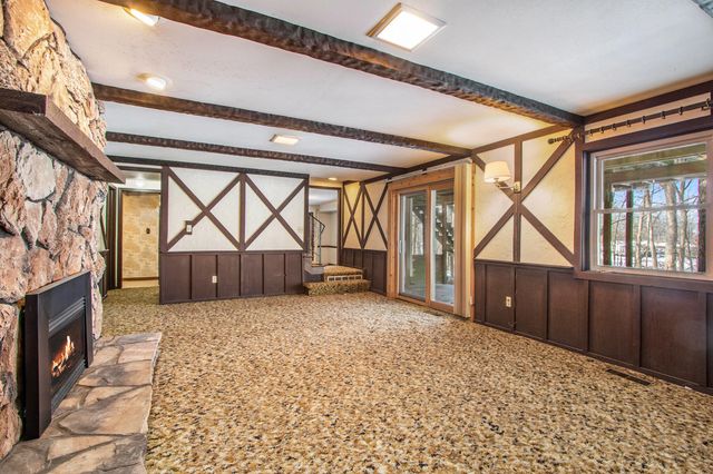 2091 Hidden Valley Drive, Crown Point, IN 46307