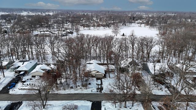 2091 Hidden Valley Drive, Crown Point, IN 46307