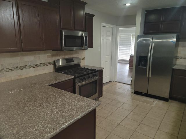 5827 Reed Road, Houston, TX 77033
