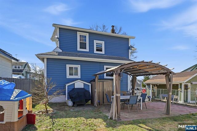 33 Beechwood Avenue, Bogota, NJ 07603