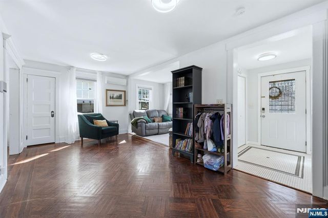 33 Beechwood Avenue, Bogota, NJ 07603