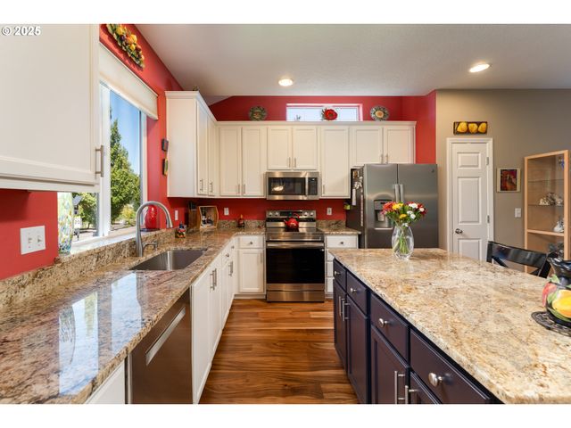 20322 NOBLE Ln, West Linn, OR 97068