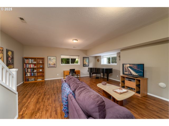 20322 NOBLE Ln, West Linn, OR 97068