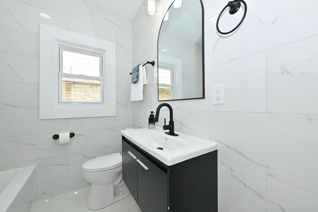 4637 W Scranton PLACE, Milwaukee, WI 53216