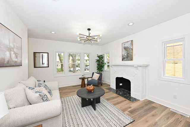 4637 W Scranton PLACE, Milwaukee, WI 53216