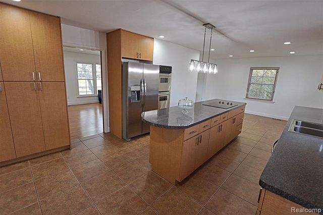 4739 Quarton Road, Bloomfield Hills, MI 48301