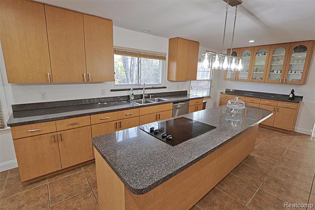 4739 Quarton Road, Bloomfield Hills, MI 48301