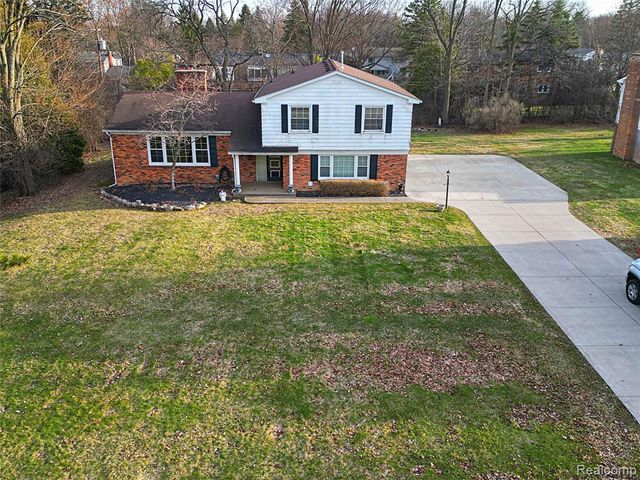 4739 Quarton Road, Bloomfield Hills, MI 48301