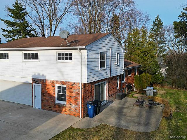 4739 Quarton Road, Bloomfield Hills, MI 48301