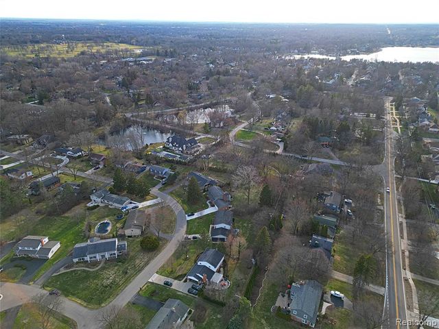 4739 Quarton Road, Bloomfield Hills, MI 48301