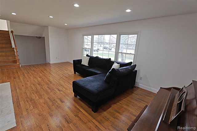 4739 Quarton Road, Bloomfield Hills, MI 48301