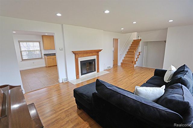 4739 Quarton Road, Bloomfield Hills, MI 48301