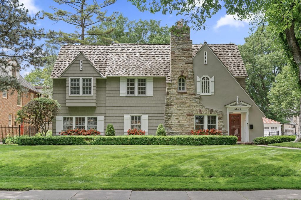 4504 Wooddale Avenue, Edina, MN 55424