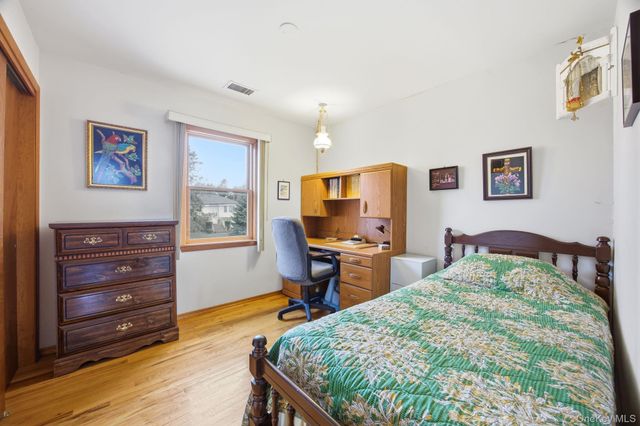 1450 McCann Lane, Riverhead, NY 11944