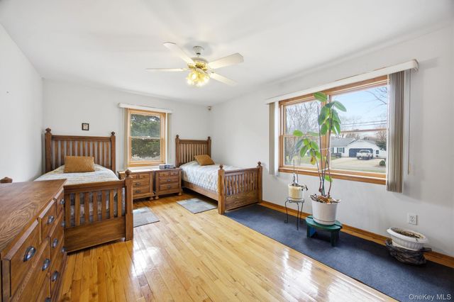 1450 McCann Lane, Riverhead, NY 11944