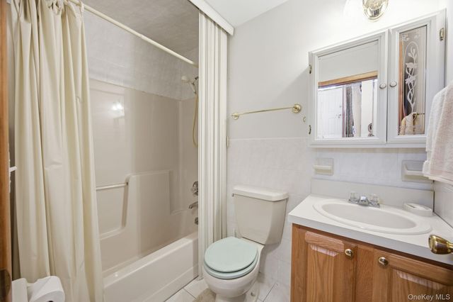 1450 McCann Lane, Riverhead, NY 11944