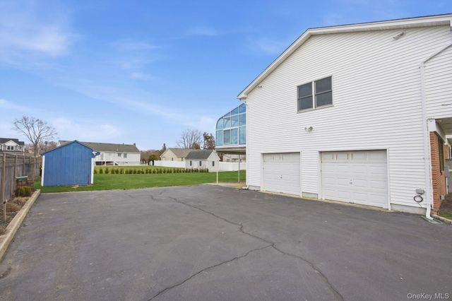 1450 McCann Lane, Riverhead, NY 11944