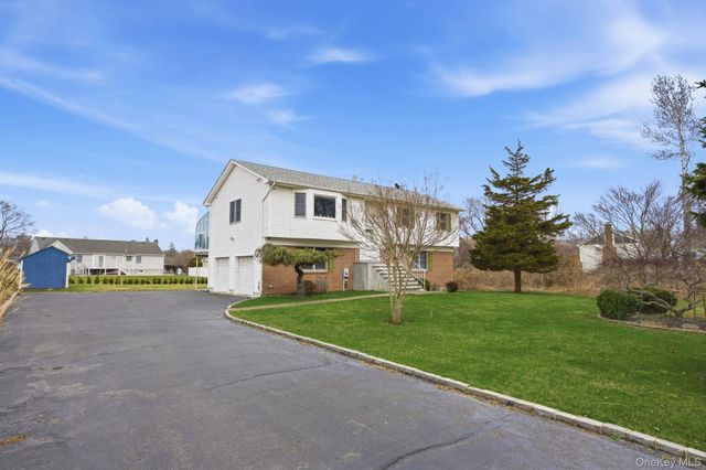 1450 McCann Lane, Riverhead, NY 11944