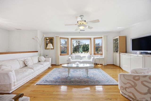 1450 McCann Lane, Riverhead, NY 11944