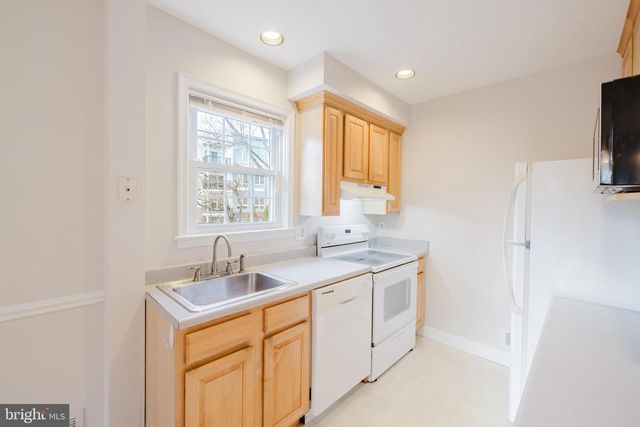 904 LOCUSTVALE RD, Towson, MD 21204