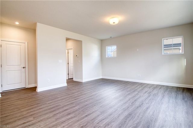 275 McCormick DR, Suffolk, VA 23434