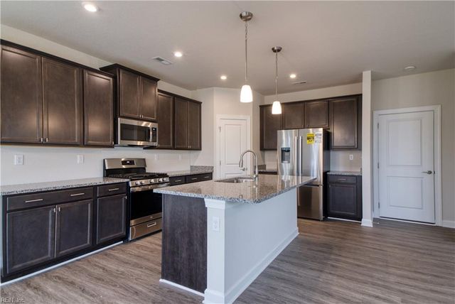 275 McCormick DR, Suffolk, VA 23434