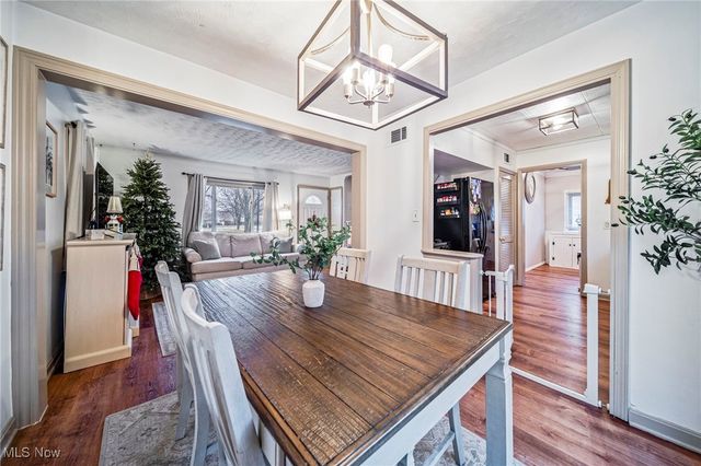 7265 Parma Park Boulevard, Parma, OH 44130