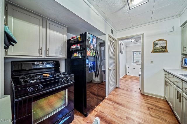 7265 Parma Park Boulevard, Parma, OH 44130