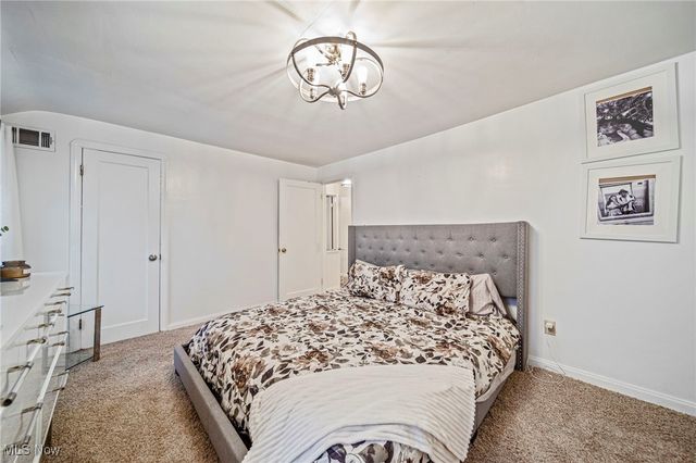 7265 Parma Park Boulevard, Parma, OH 44130