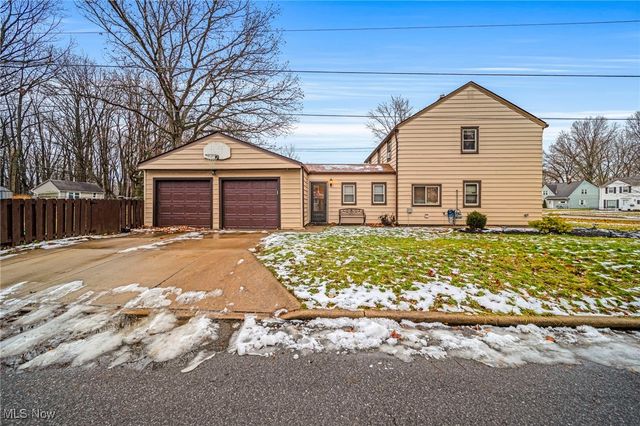 7265 Parma Park Boulevard, Parma, OH 44130