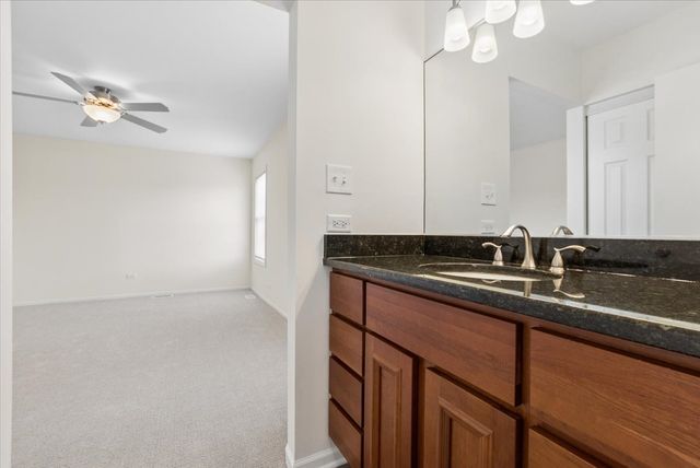 20033 S Rosewood Drive, Frankfort, IL 60423