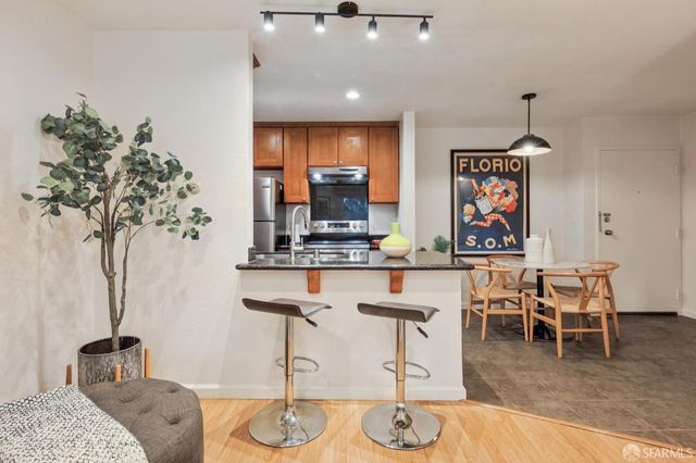 373 Half Moon Lane 205, Daly City, CA 94015