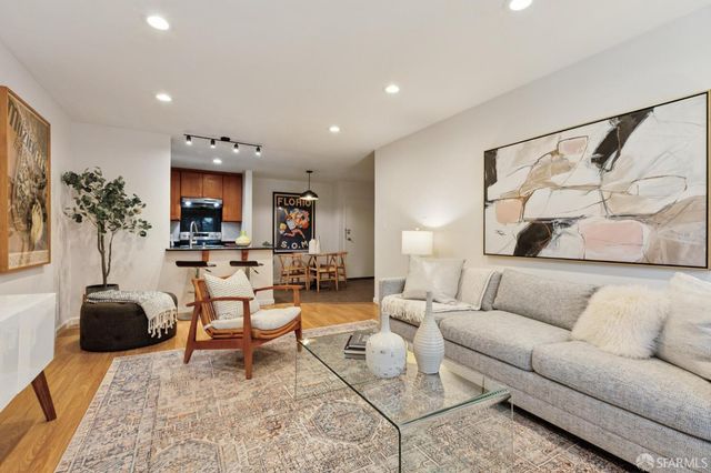 373 Half Moon Lane 205, Daly City, CA 94015