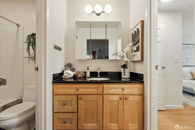 373 Half Moon Lane 205, Daly City, CA 94015