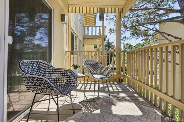 373 Half Moon Lane 205, Daly City, CA 94015