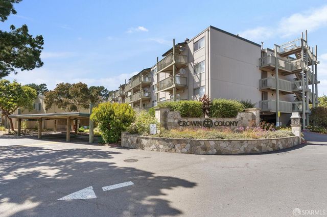 373 Half Moon Lane 205, Daly City, CA 94015