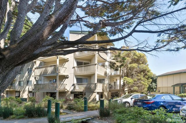 373 Half Moon Lane 205, Daly City, CA 94015