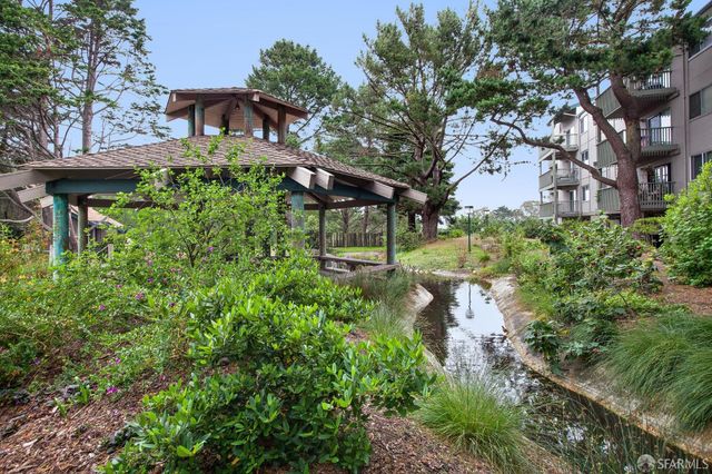 373 Half Moon Lane 205, Daly City, CA 94015