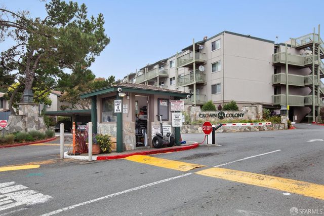 373 Half Moon Lane 205, Daly City, CA 94015