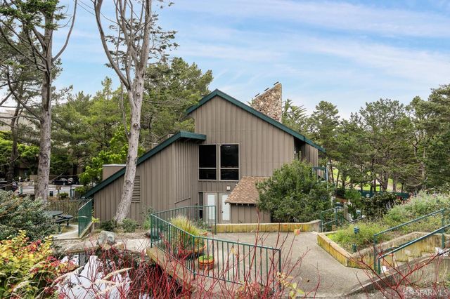 373 Half Moon Lane 205, Daly City, CA 94015