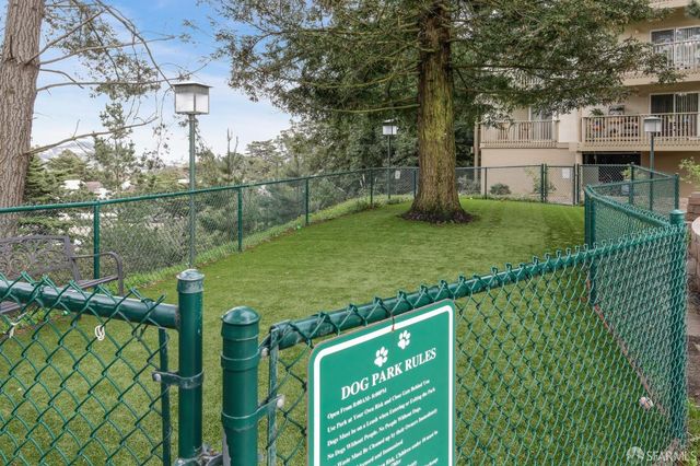 373 Half Moon Lane 205, Daly City, CA 94015