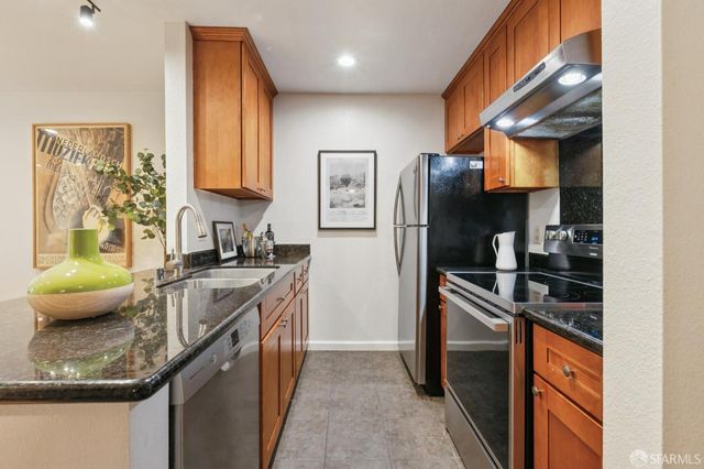 373 Half Moon Lane 205, Daly City, CA 94015