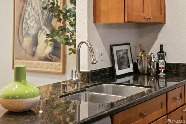 373 Half Moon Lane 205, Daly City, CA 94015