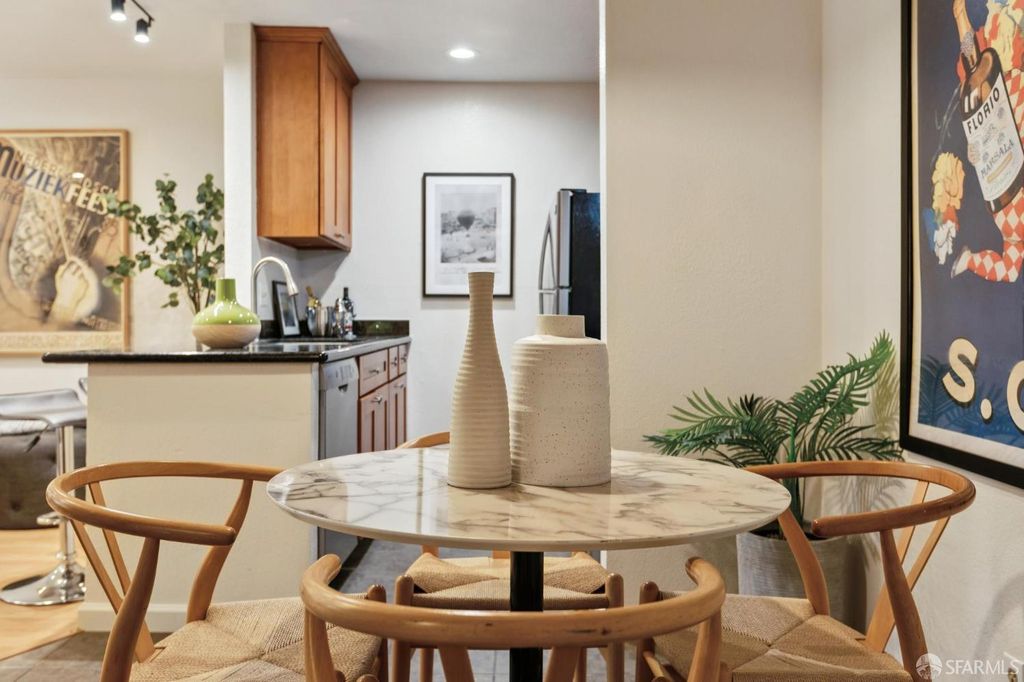 373 Half Moon Lane 205, Daly City, CA 94015