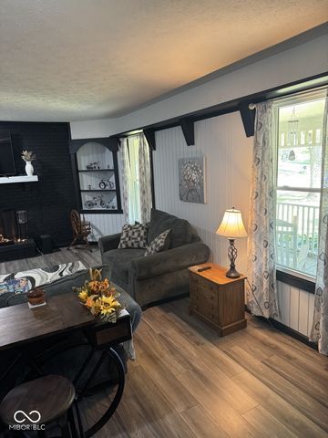 7832 Mallard Way, Indianapolis, IN 46256