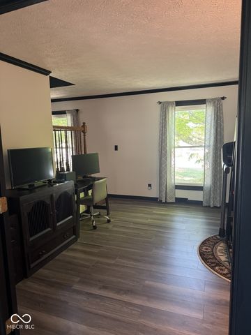 7832 Mallard Way, Indianapolis, IN 46256