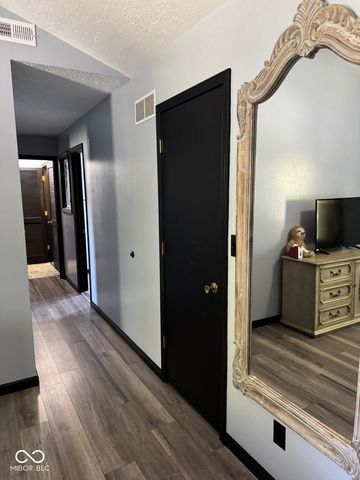 7832 Mallard Way, Indianapolis, IN 46256