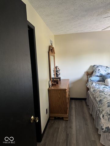 7832 Mallard Way, Indianapolis, IN 46256