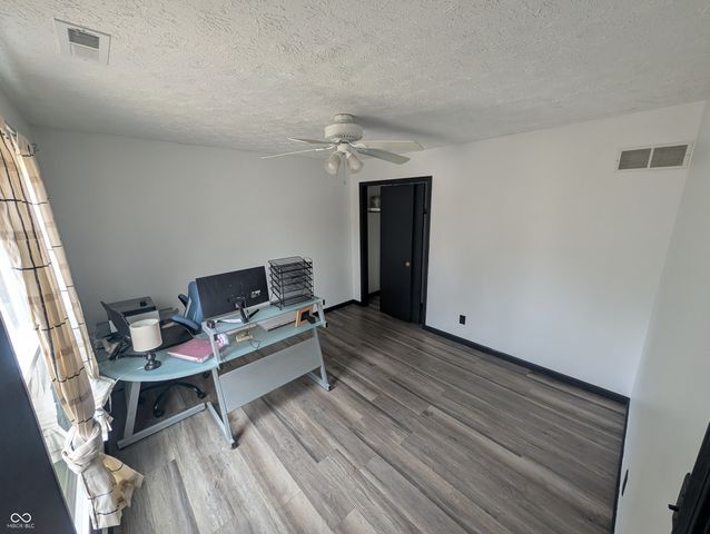 7832 Mallard Way, Indianapolis, IN 46256